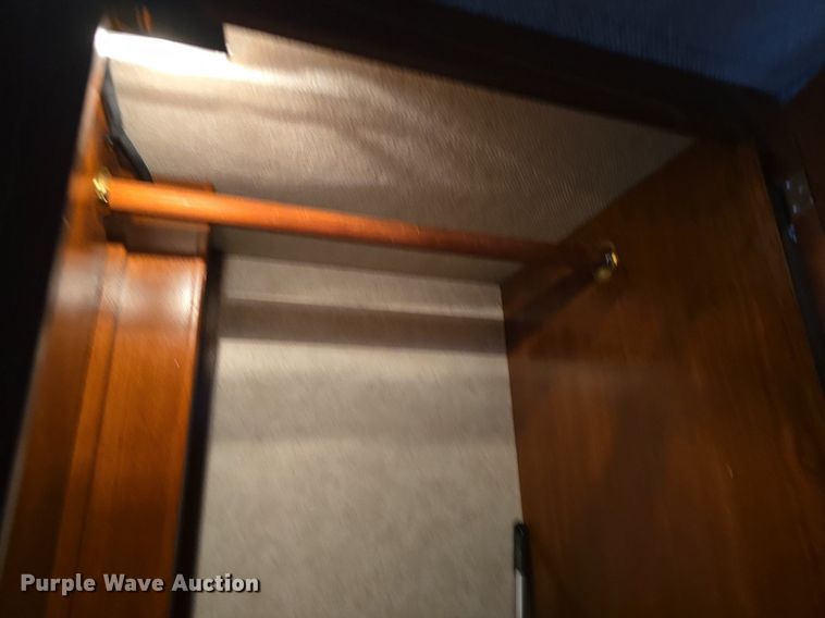 image for item IO9993 2003 Southwind  Workhorse Fleetwood RV