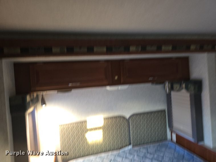 image for item IO9993 2003 Southwind  Workhorse Fleetwood RV