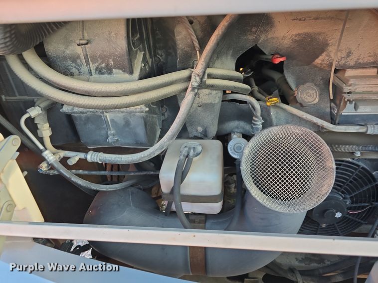 image for item IO9993 2003 Southwind  Workhorse Fleetwood RV