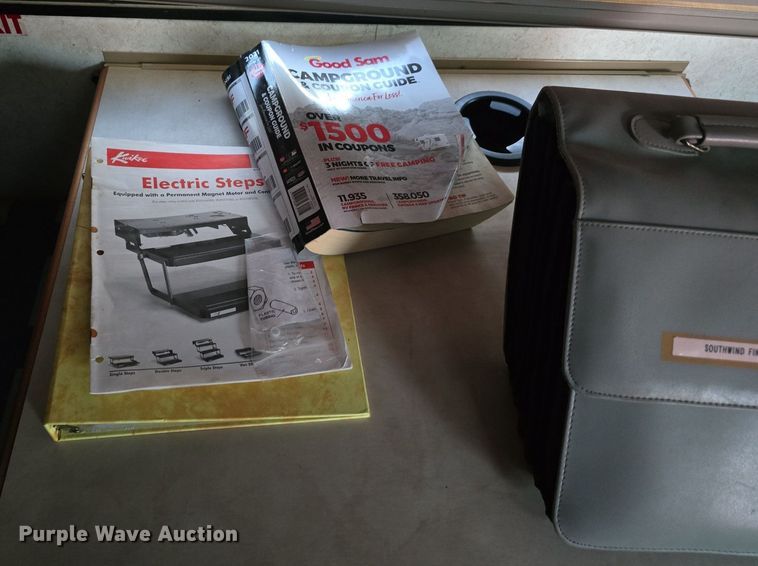 image for item IO9993 2003 Southwind  Workhorse Fleetwood RV