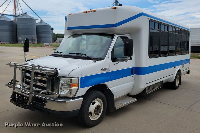 image for item KA9889 2010 Ford Eldorado E450 Super Duty Aerotech shuttle bus