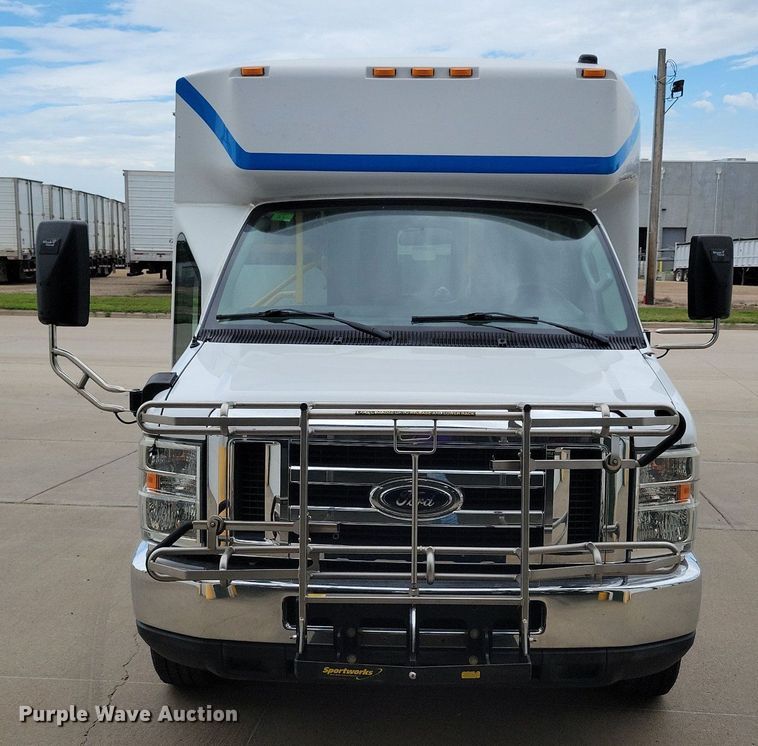 image for item KA9889 2010 Ford Eldorado E450 Super Duty Aerotech shuttle bus