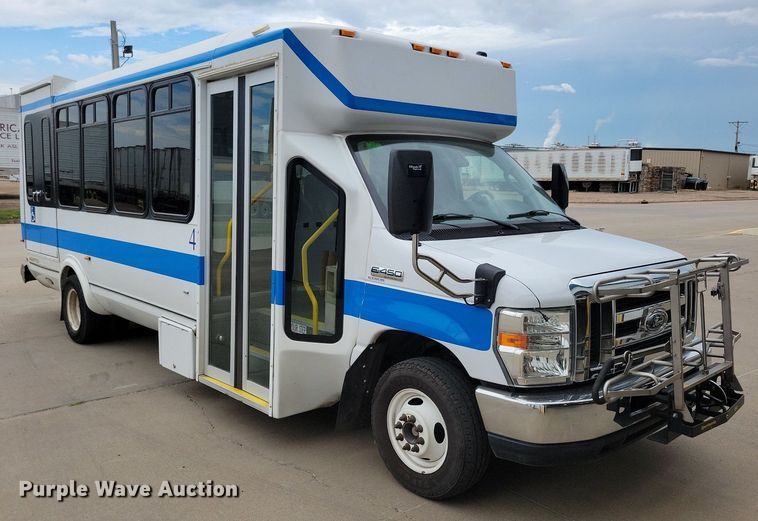 image for item KA9889 2010 Ford Eldorado E450 Super Duty Aerotech shuttle bus