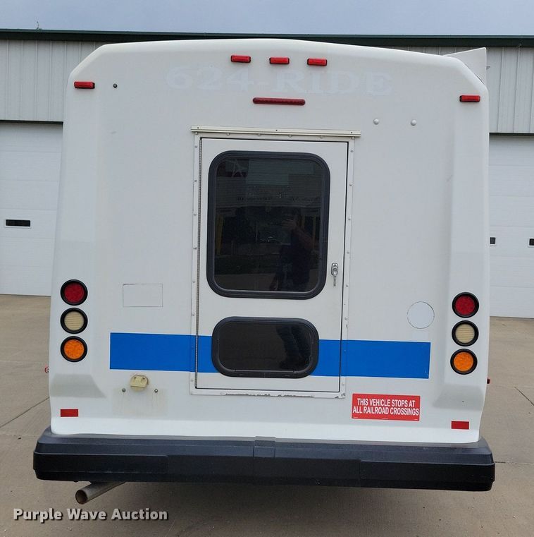 image for item KA9889 2010 Ford Eldorado E450 Super Duty Aerotech shuttle bus