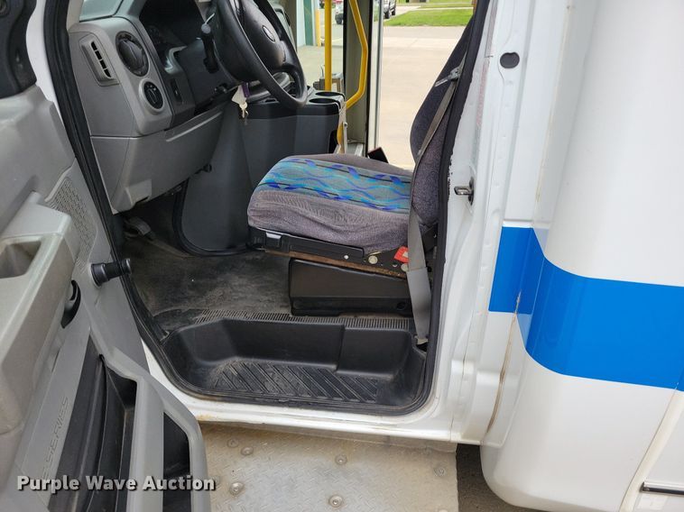 image for item KA9889 2010 Ford Eldorado E450 Super Duty Aerotech shuttle bus