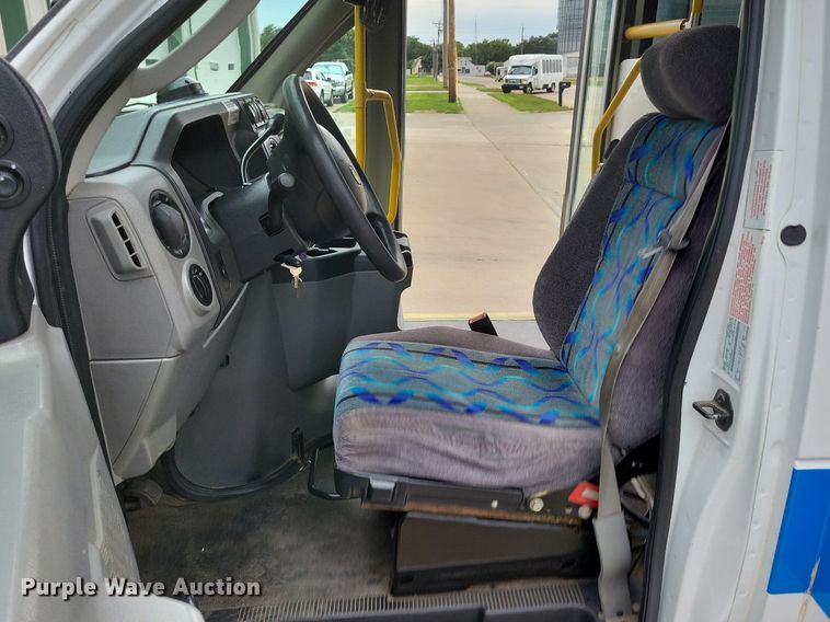 image for item KA9889 2010 Ford Eldorado E450 Super Duty Aerotech shuttle bus