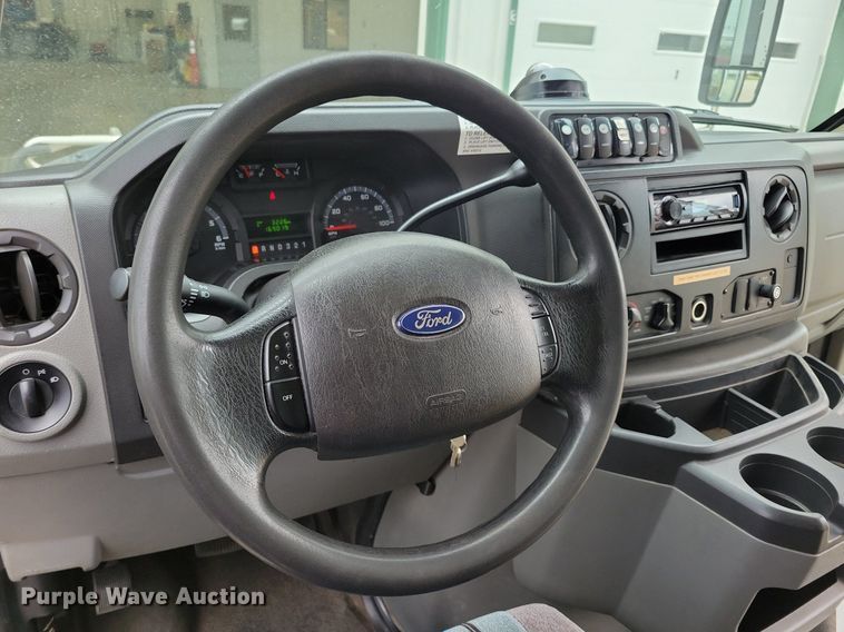 image for item KA9889 2010 Ford Eldorado E450 Super Duty Aerotech shuttle bus