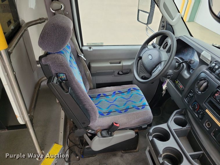 image for item KA9889 2010 Ford Eldorado E450 Super Duty Aerotech shuttle bus