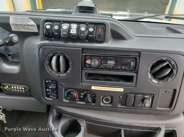 image for item KA9889 2010 Ford Eldorado E450 Super Duty Aerotech shuttle bus