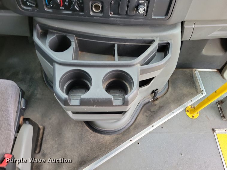 image for item KA9889 2010 Ford Eldorado E450 Super Duty Aerotech shuttle bus