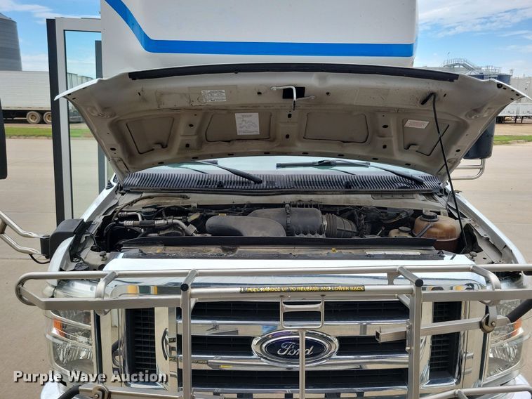 image for item KA9889 2010 Ford Eldorado E450 Super Duty Aerotech shuttle bus