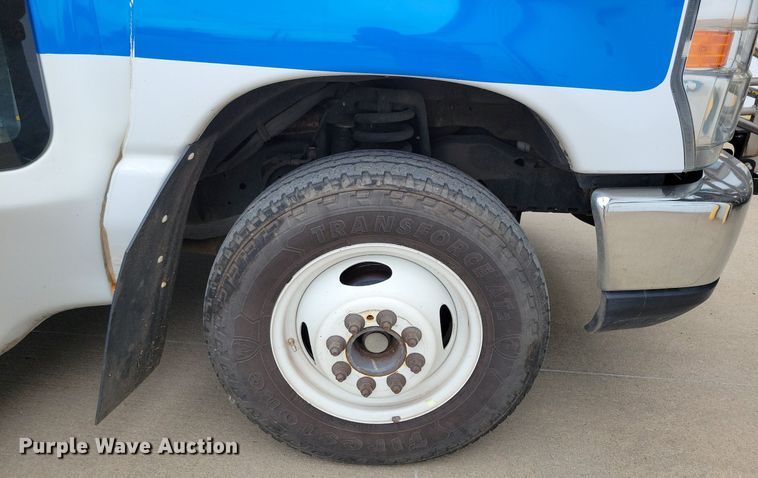 image for item KA9889 2010 Ford Eldorado E450 Super Duty Aerotech shuttle bus