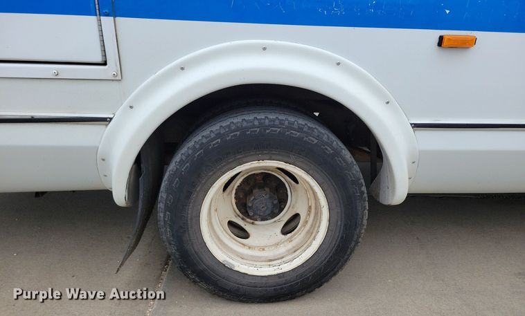 image for item KA9889 2010 Ford Eldorado E450 Super Duty Aerotech shuttle bus