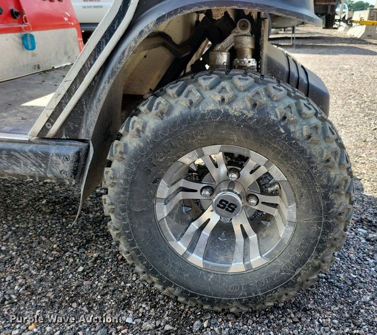 image for item KA9890 Yamaha golf cart