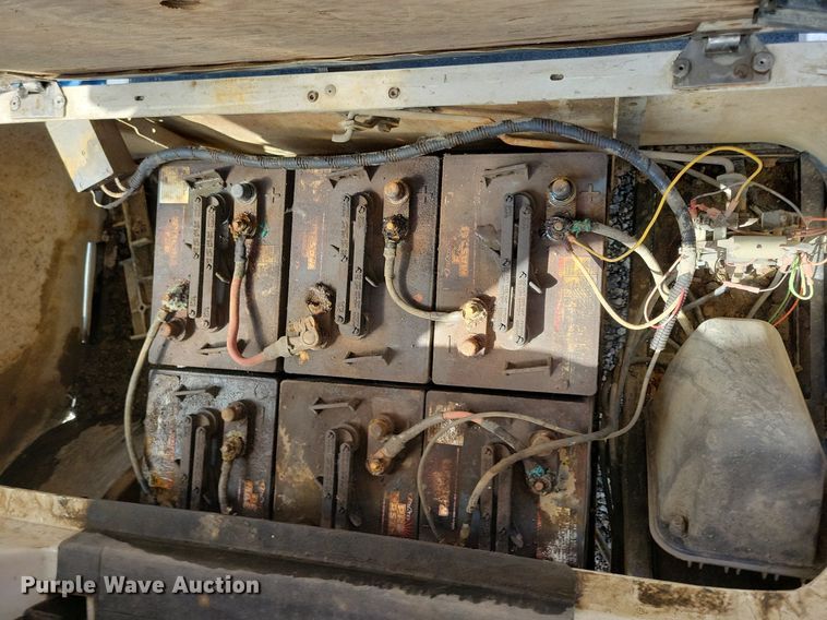 image for item KA9891 EZGO golf cart