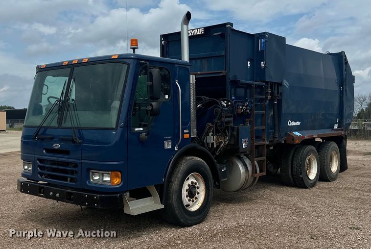 image for item LR9429 2006 Sterling Condor refuse truck