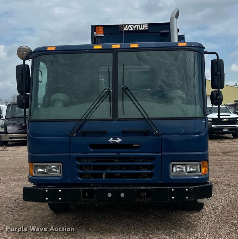 image for item LR9429 2006 Sterling Condor refuse truck