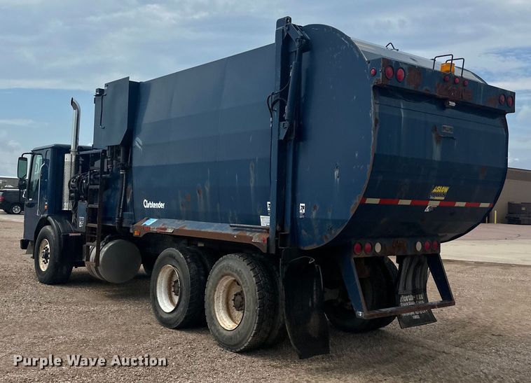 image for item LR9429 2006 Sterling Condor refuse truck