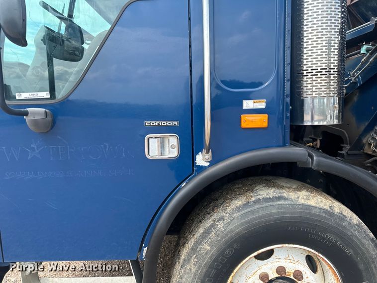 image for item LR9429 2006 Sterling Condor refuse truck