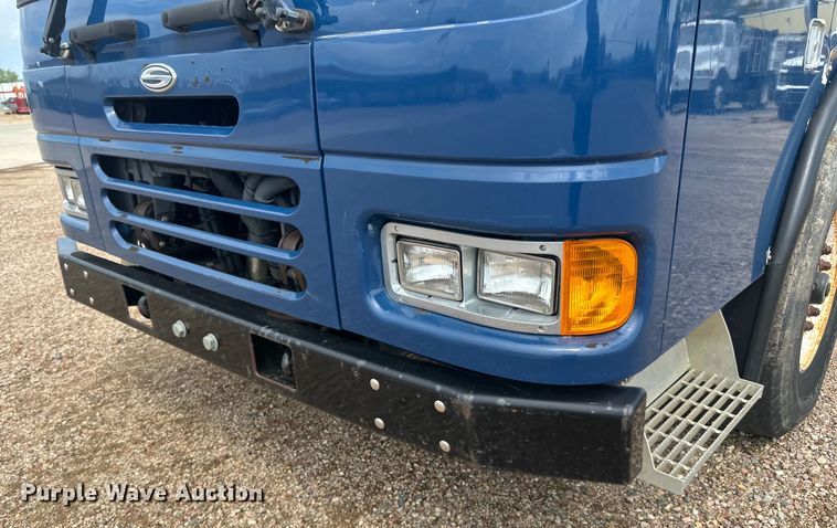 image for item LR9429 2006 Sterling Condor refuse truck