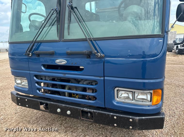 image for item LR9429 2006 Sterling Condor refuse truck