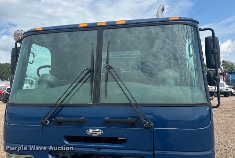 image for item LR9429 2006 Sterling Condor refuse truck