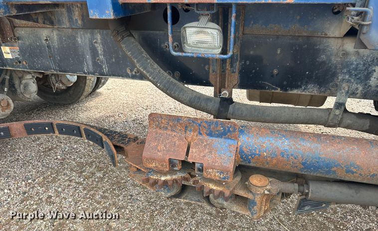 image for item LR9429 2006 Sterling Condor refuse truck