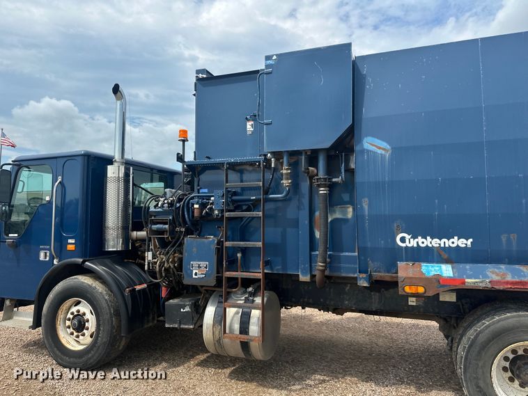 image for item LR9429 2006 Sterling Condor refuse truck