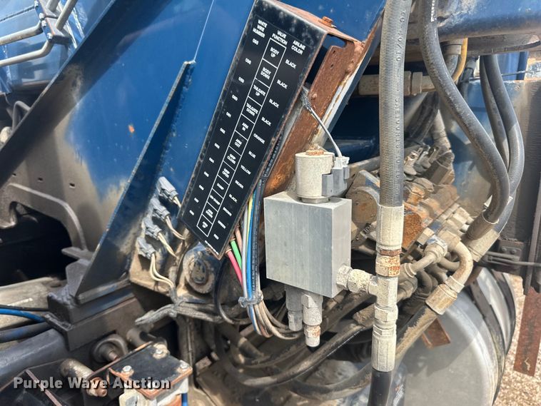 image for item LR9429 2006 Sterling Condor refuse truck