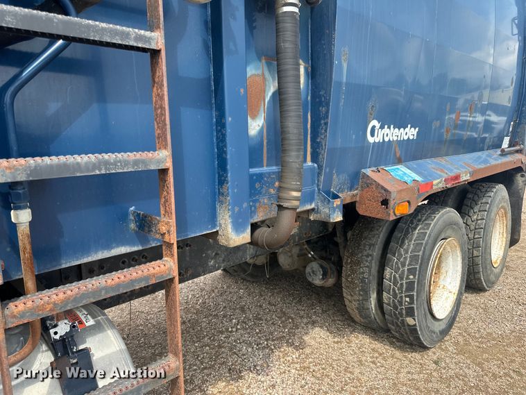 image for item LR9429 2006 Sterling Condor refuse truck