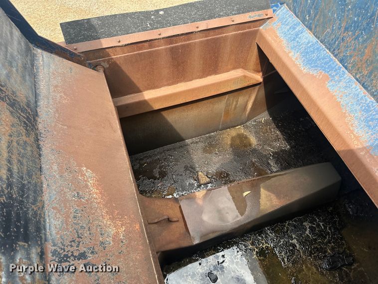 image for item LR9429 2006 Sterling Condor refuse truck