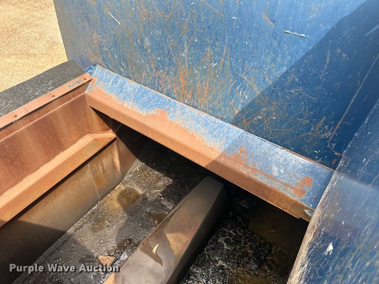 image for item LR9429 2006 Sterling Condor refuse truck