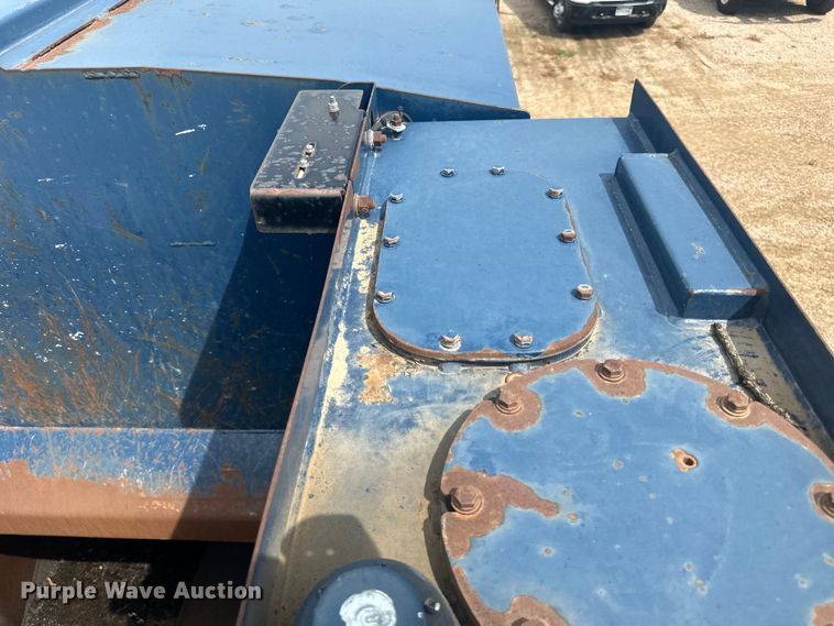 image for item LR9429 2006 Sterling Condor refuse truck