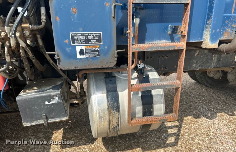 image for item LR9429 2006 Sterling Condor refuse truck