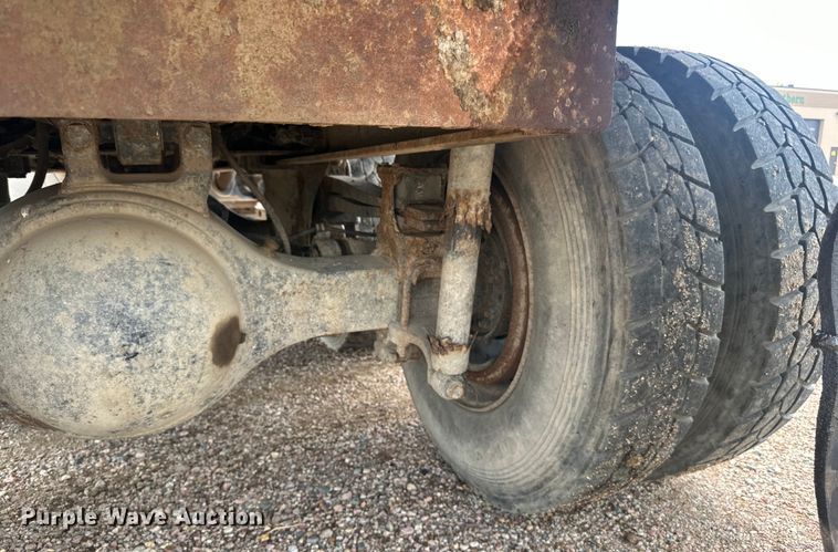 image for item LR9429 2006 Sterling Condor refuse truck