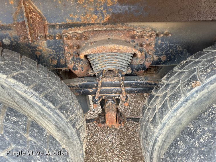 image for item LR9429 2006 Sterling Condor refuse truck