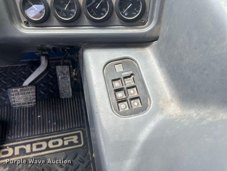 image for item LR9429 2006 Sterling Condor refuse truck