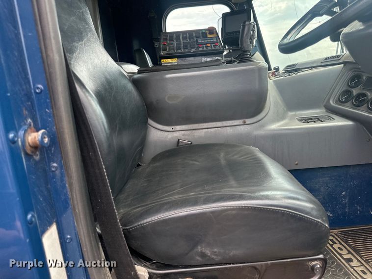 image for item LR9429 2006 Sterling Condor refuse truck