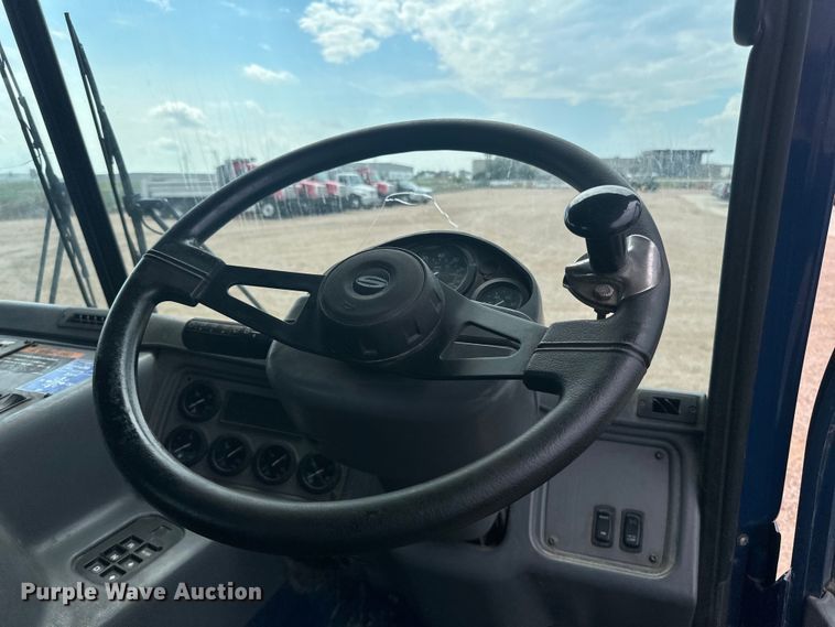 image for item LR9429 2006 Sterling Condor refuse truck