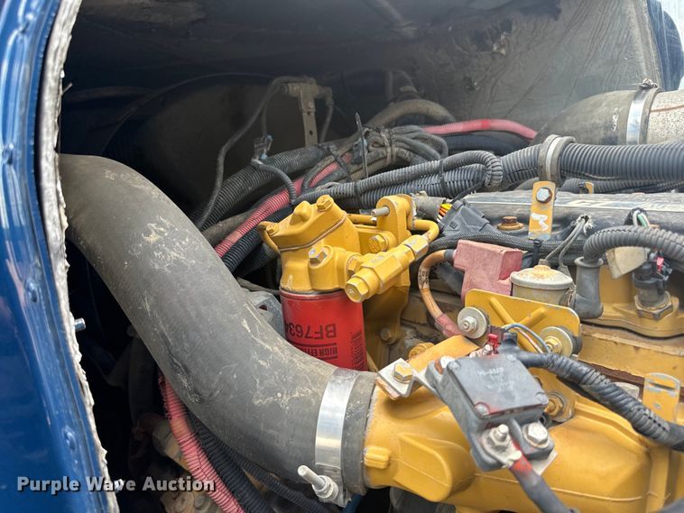 image for item LR9429 2006 Sterling Condor refuse truck