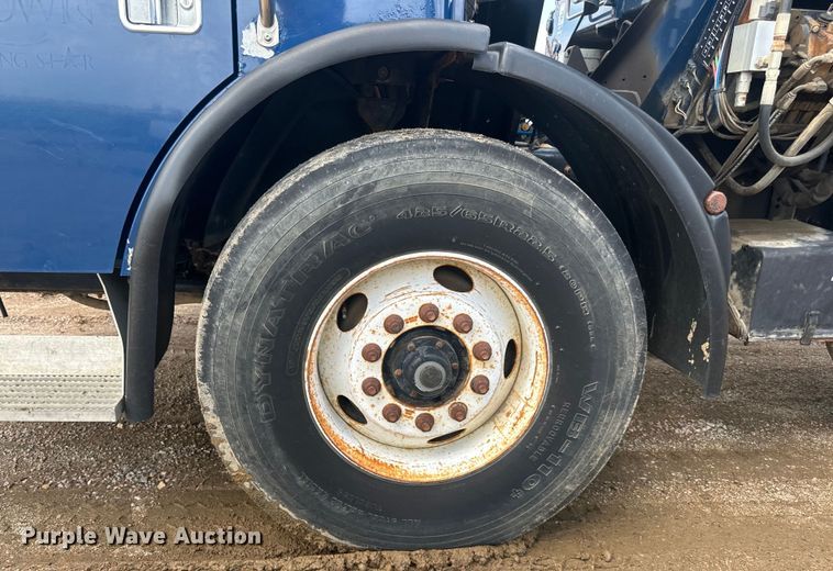 image for item LR9429 2006 Sterling Condor refuse truck