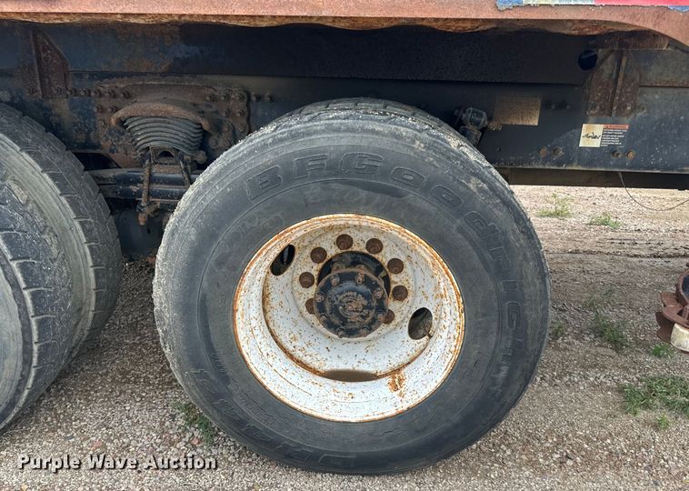 image for item LR9429 2006 Sterling Condor refuse truck