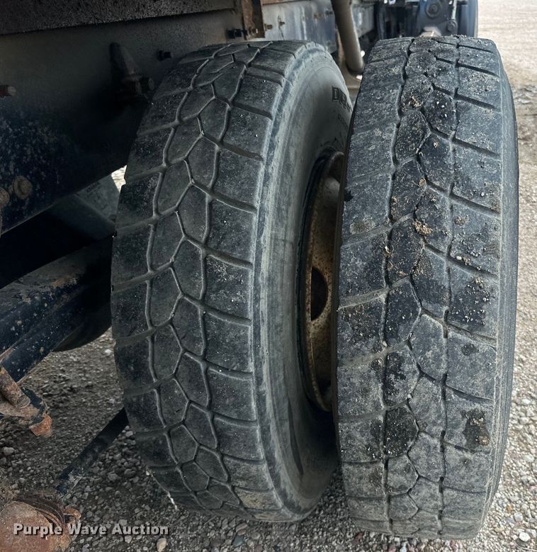 image for item LR9429 2006 Sterling Condor refuse truck