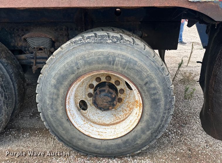 image for item LR9429 2006 Sterling Condor refuse truck