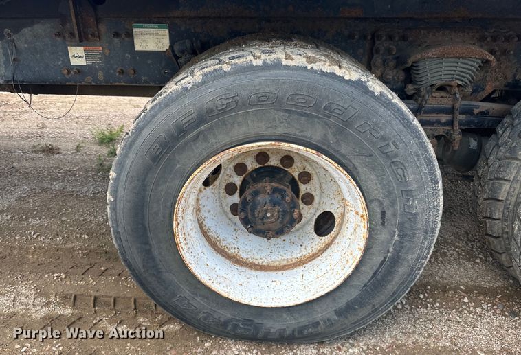 image for item LR9429 2006 Sterling Condor refuse truck