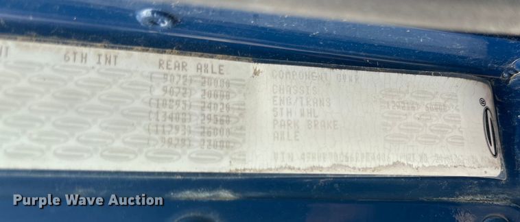 image for item LR9429 2006 Sterling Condor refuse truck