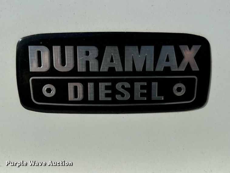 image for item MV9031 2005 GMC C5500 delivery truck