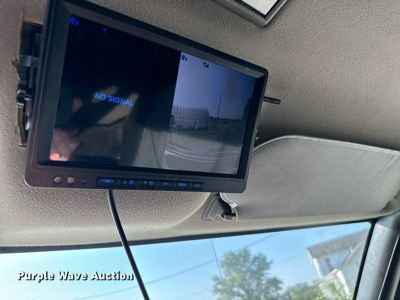 image for item MV9031 2005 GMC C5500 delivery truck