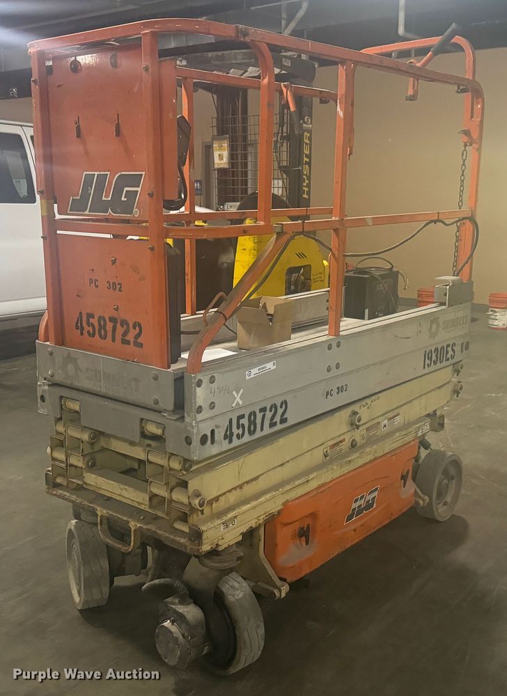 image for item MV9033 JLG 1930ES scissor lift
