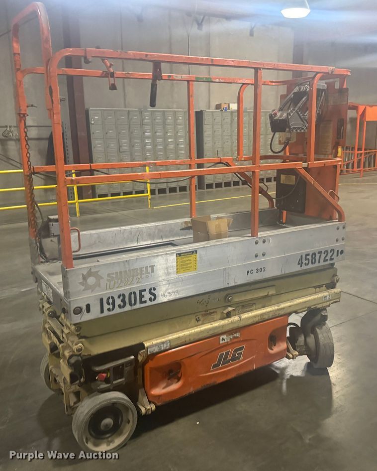 image for item MV9033 JLG 1930ES scissor lift